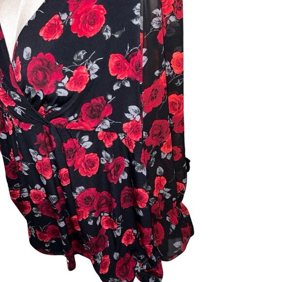 NWT Torrid Babydoll Studio Knit Chiffon Sleeves Surplice Top Size 5X B1 - Picture 2 of 6